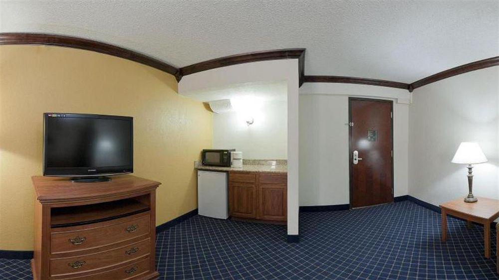 Holiday Inn Express & Suites Nashville-I-40 & I-24 Zewnętrze zdjęcie