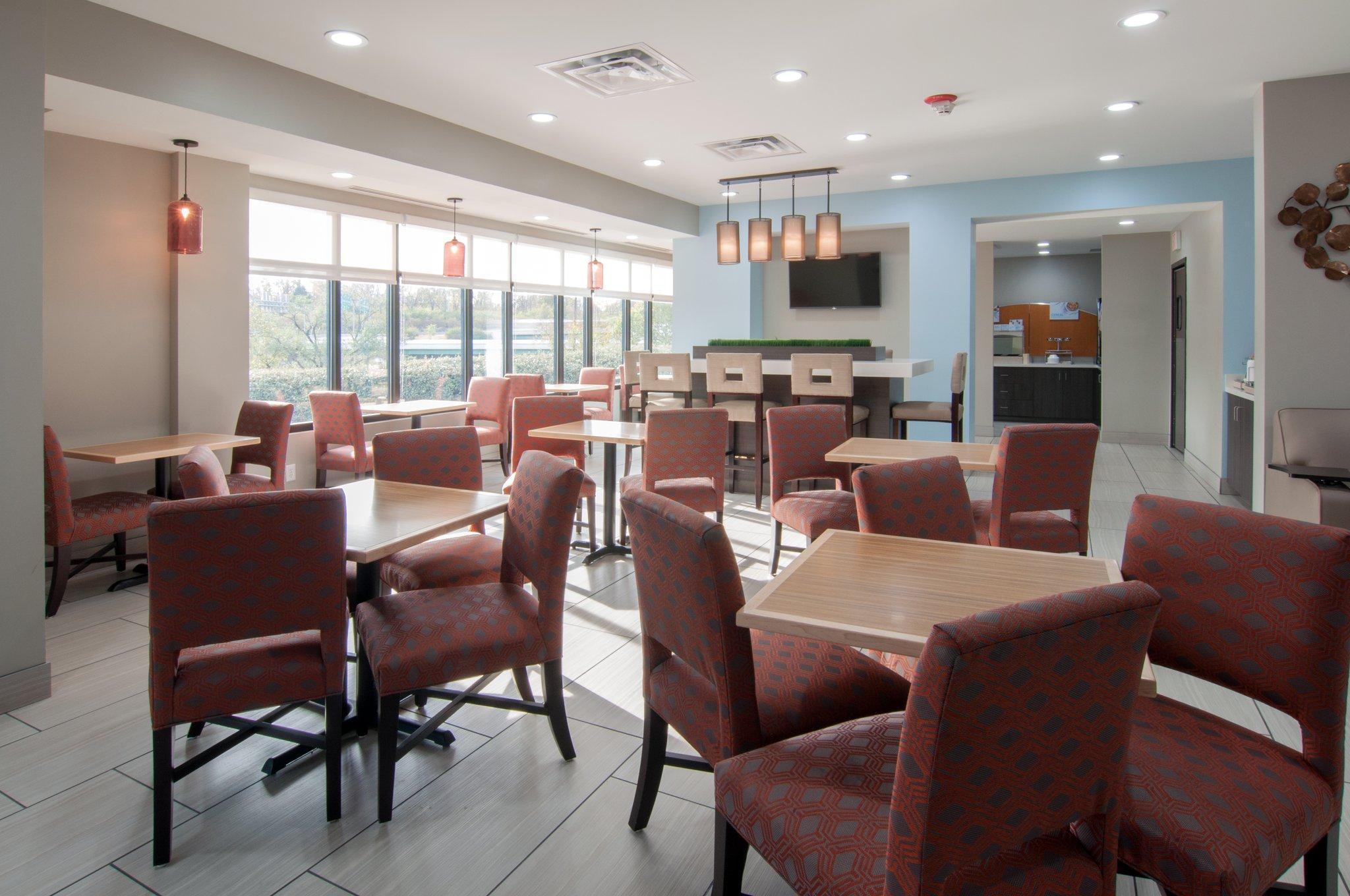 Holiday Inn Express & Suites Nashville-I-40 & I-24 Zewnętrze zdjęcie