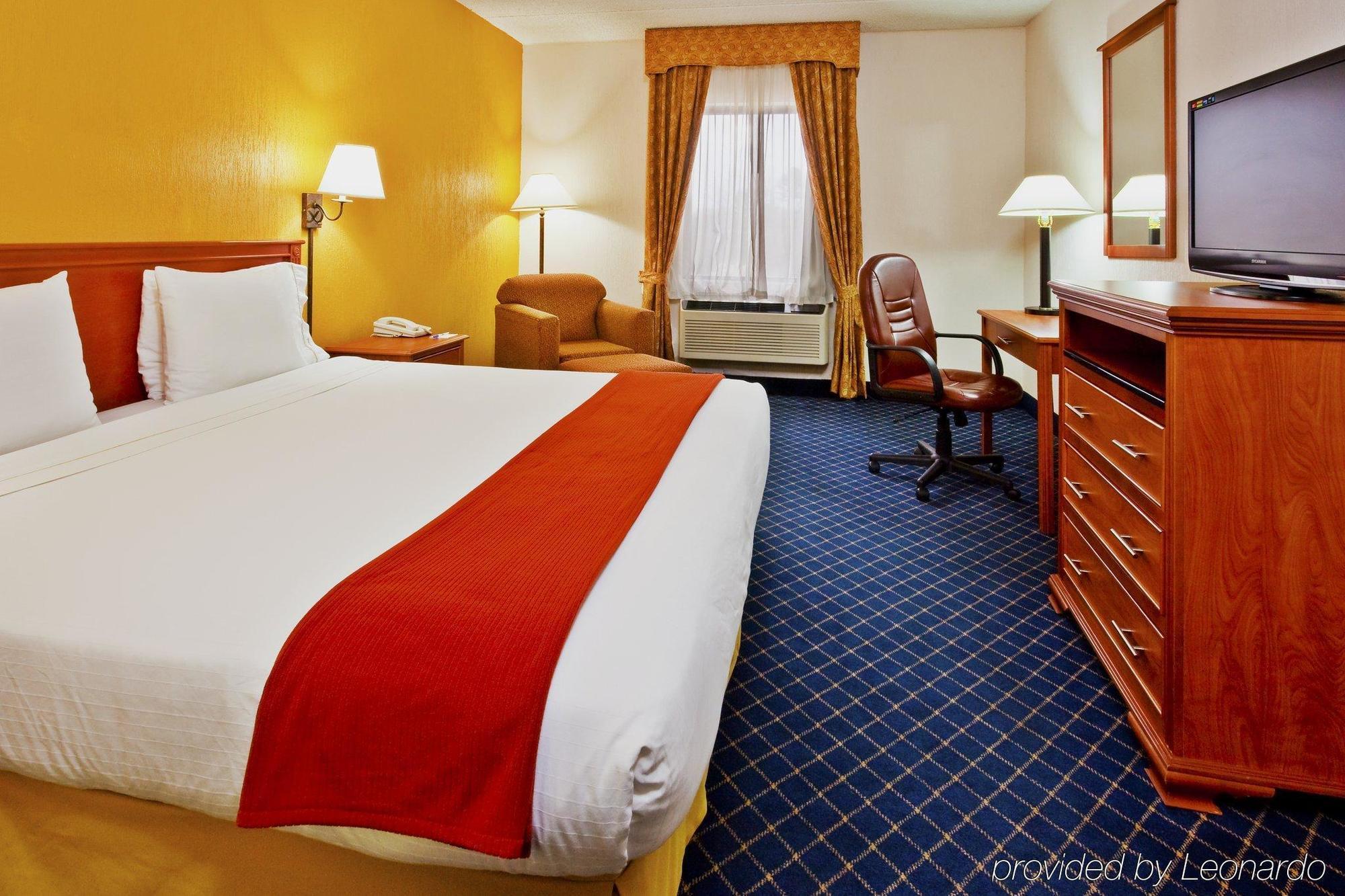 Holiday Inn Express & Suites Nashville-I-40 & I-24 Zewnętrze zdjęcie